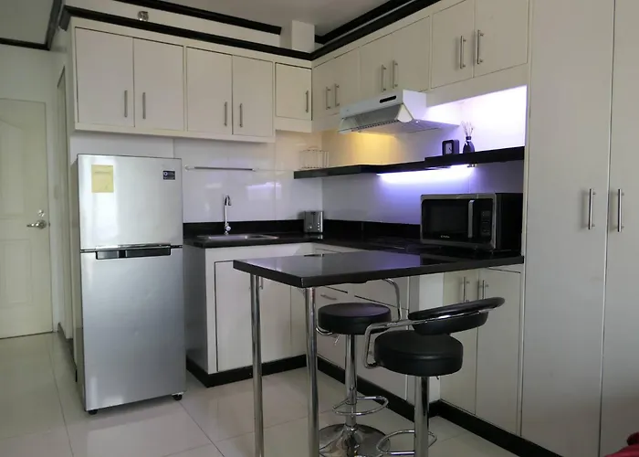 Panorama 24fa | Netflix 4k - avida It park Apartment Cebu